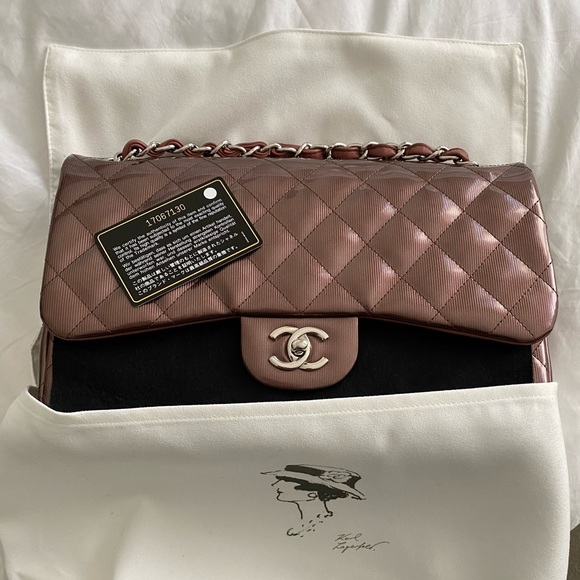 CHANEL Jumbo Classic Flap Patent Lambskin - Picture 5 of 16